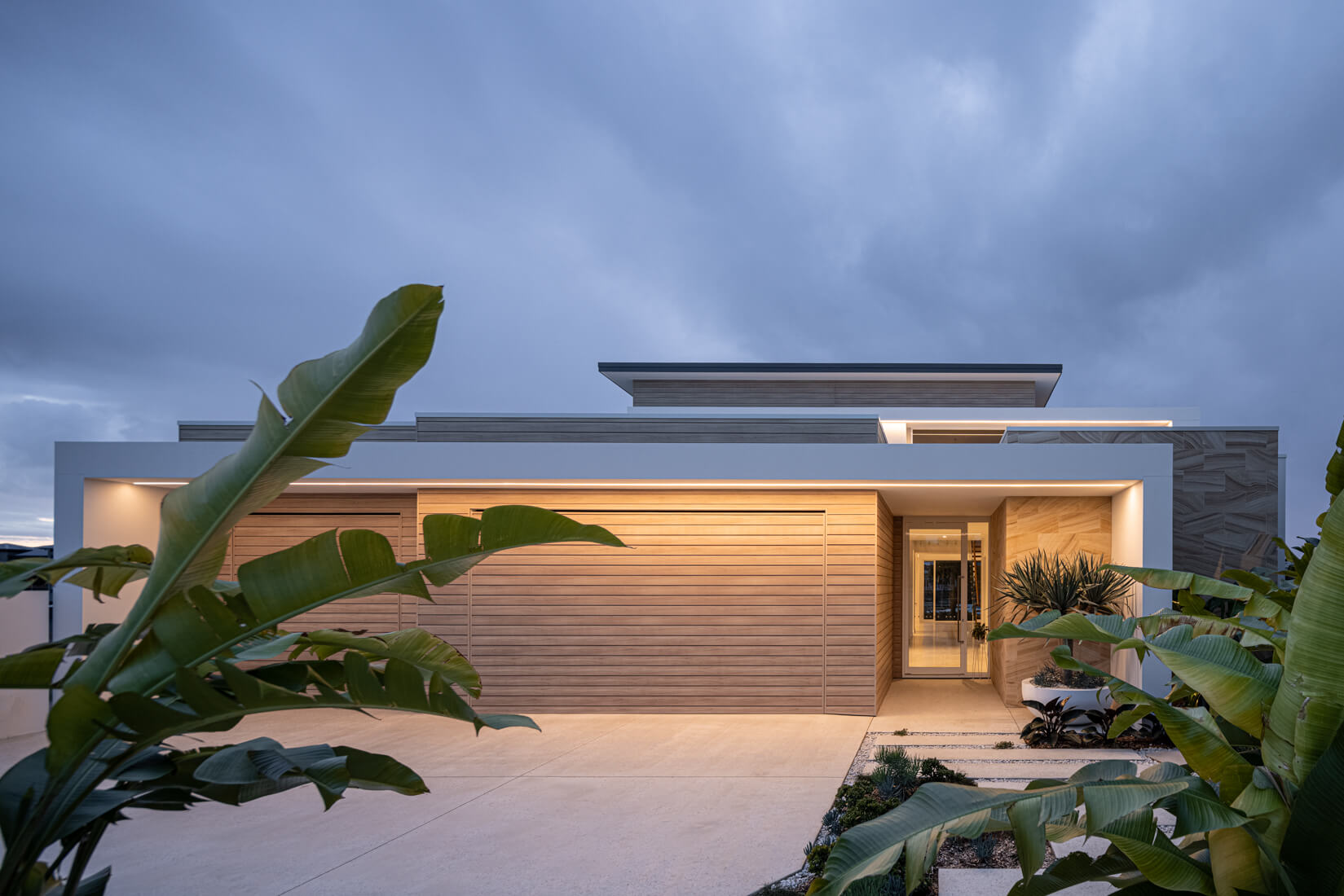 Garagedoor_gallery_LindonHomes_1