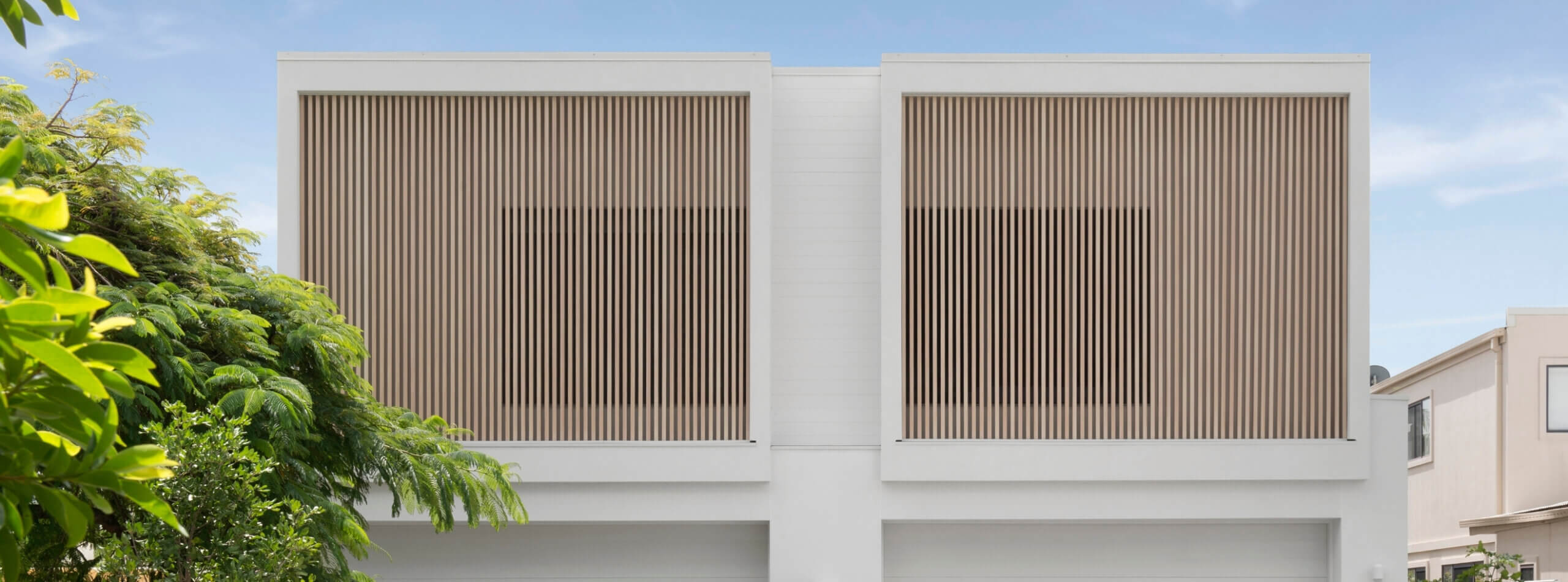 decobatten facade with one-piece battens by zepher and stone.