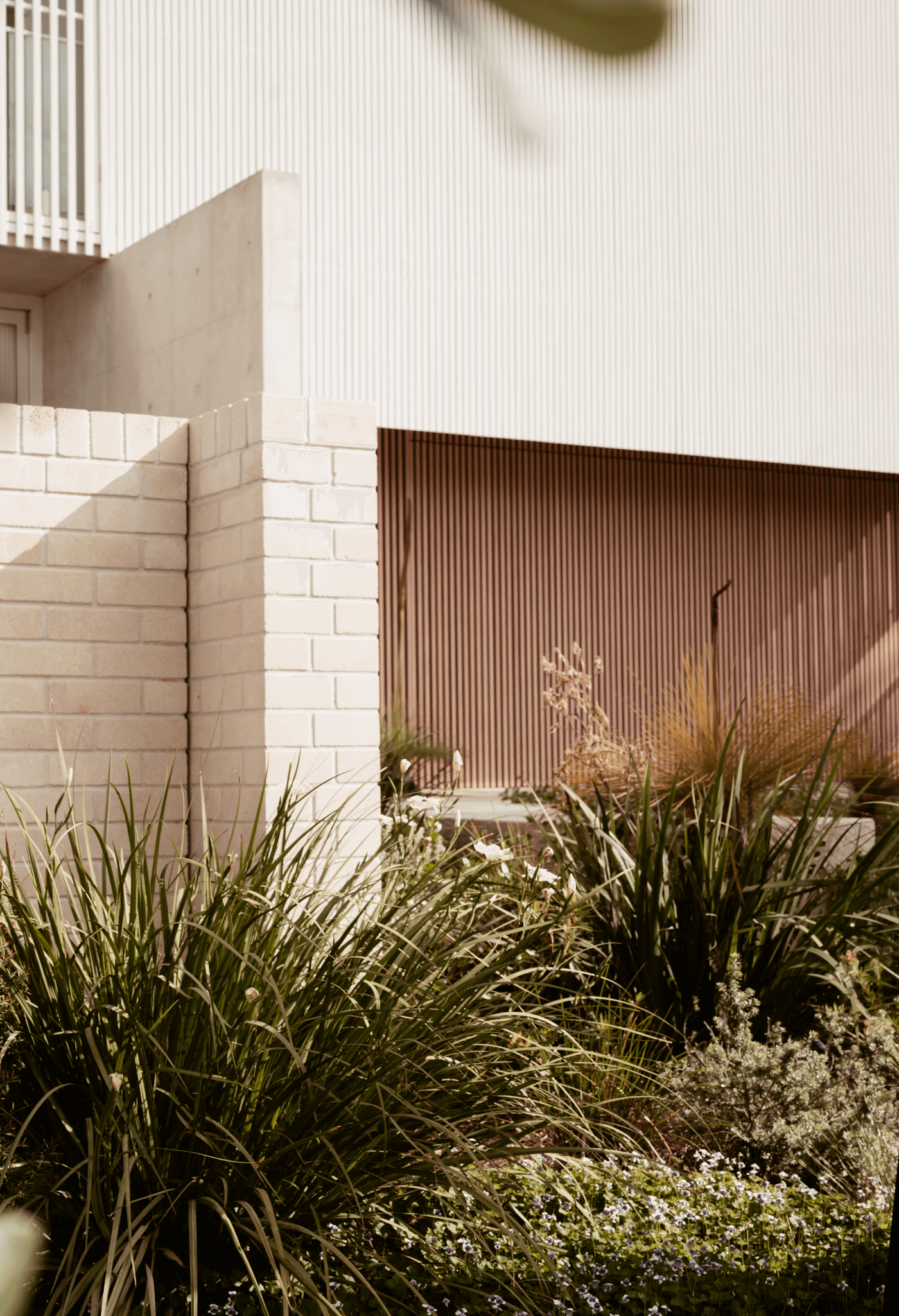 Bairnsdale-House_Buderim_Garage_Batten_Gallery (1)