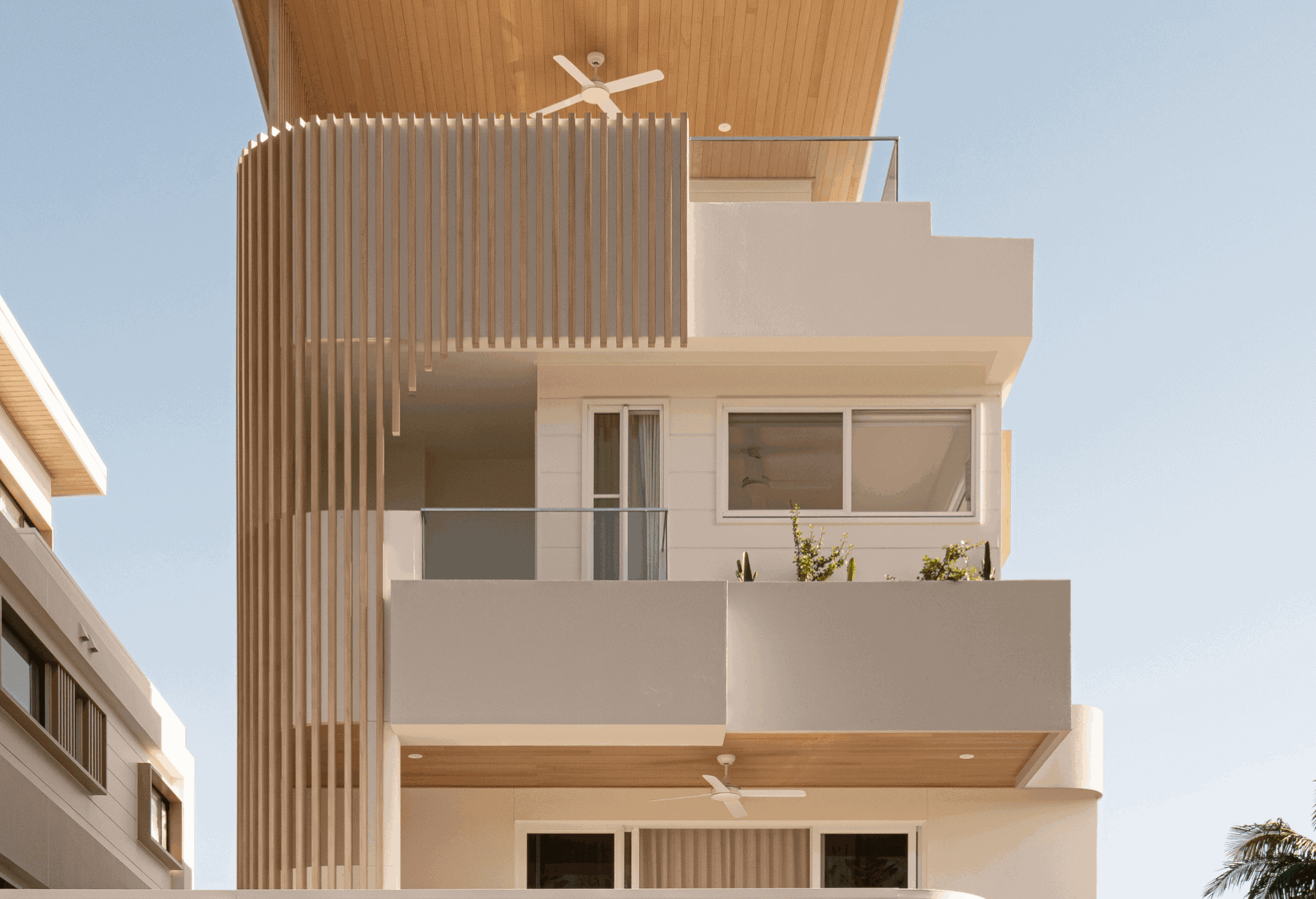 Luxury Coastal Facade: Castello by Highlife Homes | DECO