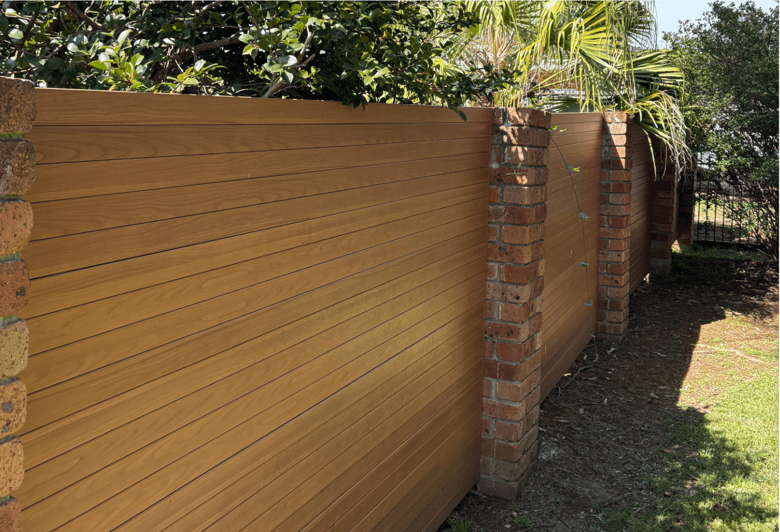 DecoSlat Fencing - before and after