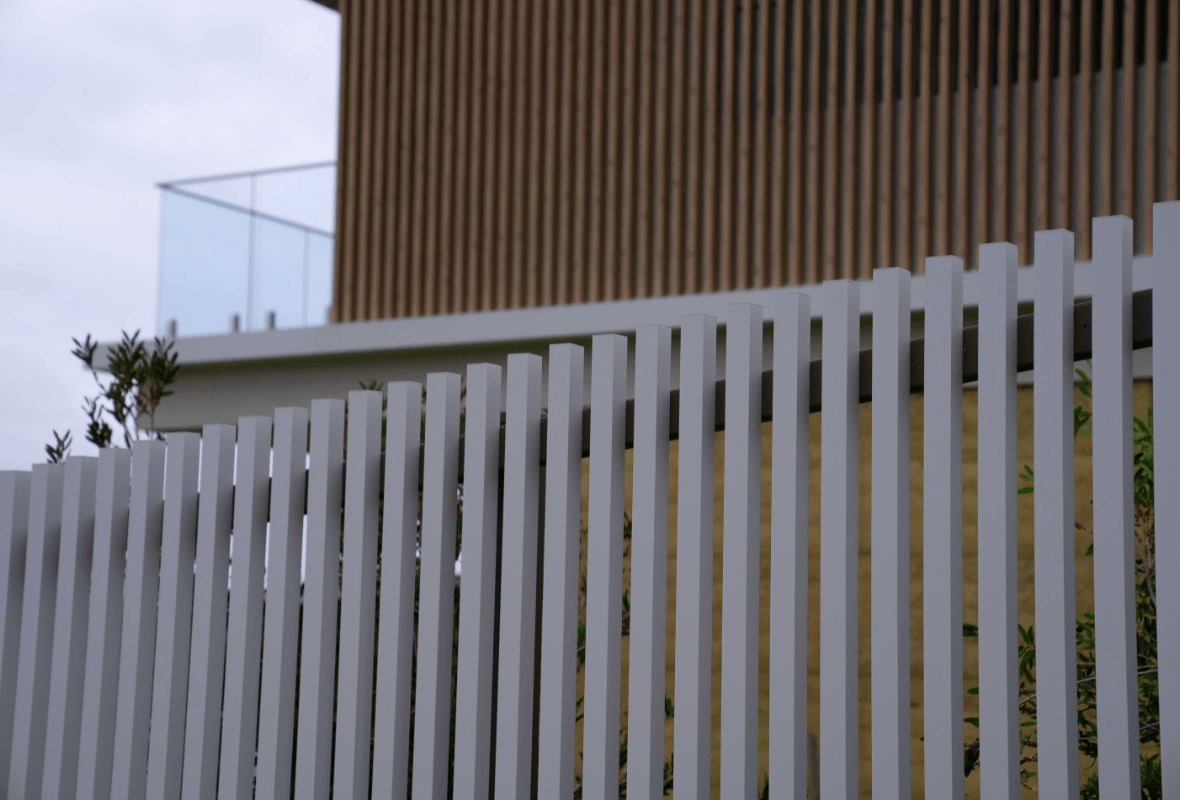 projects profiles_image_between_text-Brogan-Batten Fence Batten Screen